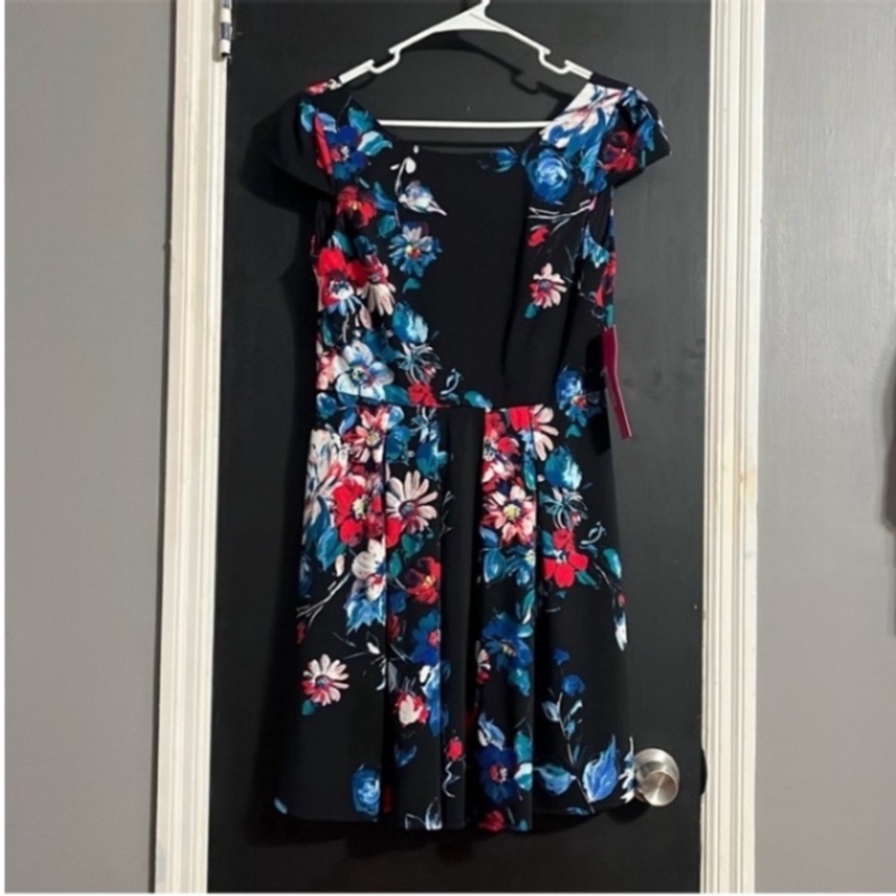 Betsey Johnson Floral Cap Sleeve Full Skirt Dress Size: 8